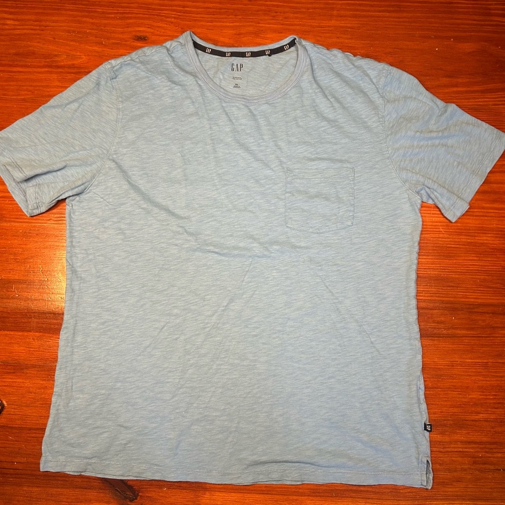 GAP Men's Light Blue Pocket Tee XL